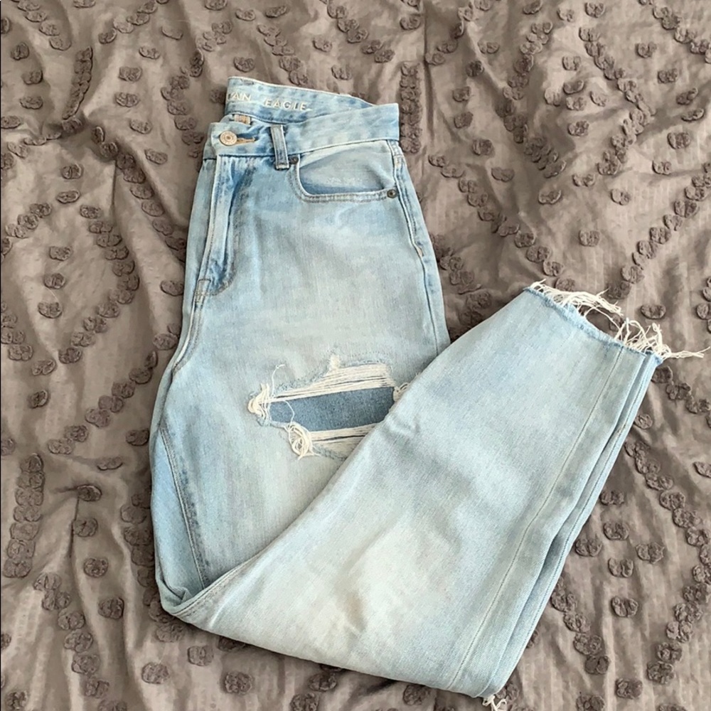 Beautiful light wash curvy mom jean